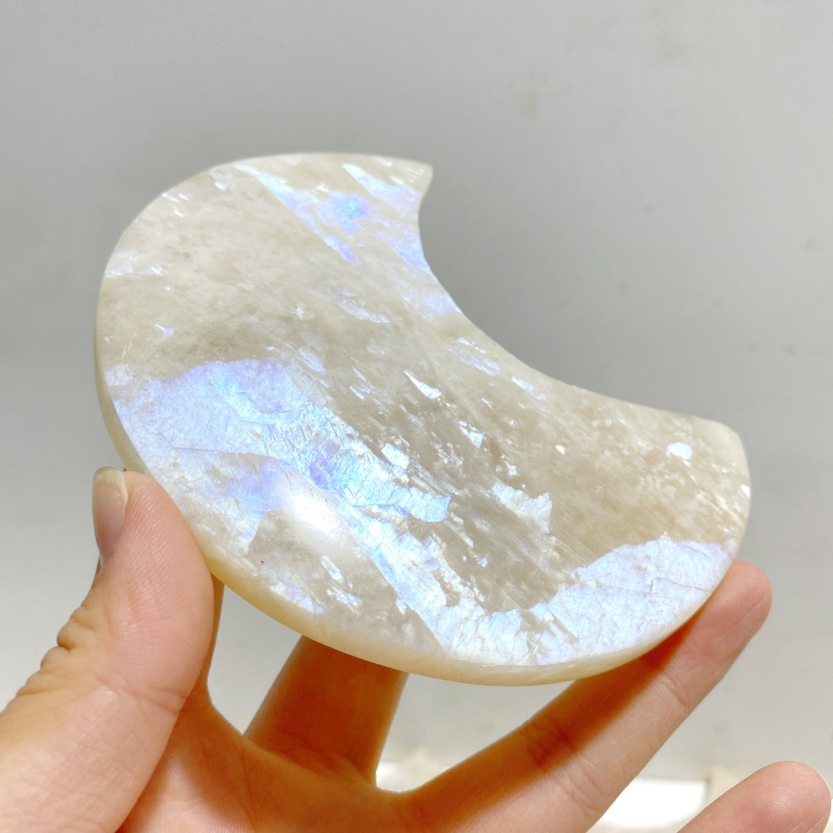 17 Pieces Moonstone Moon Crystal Carving