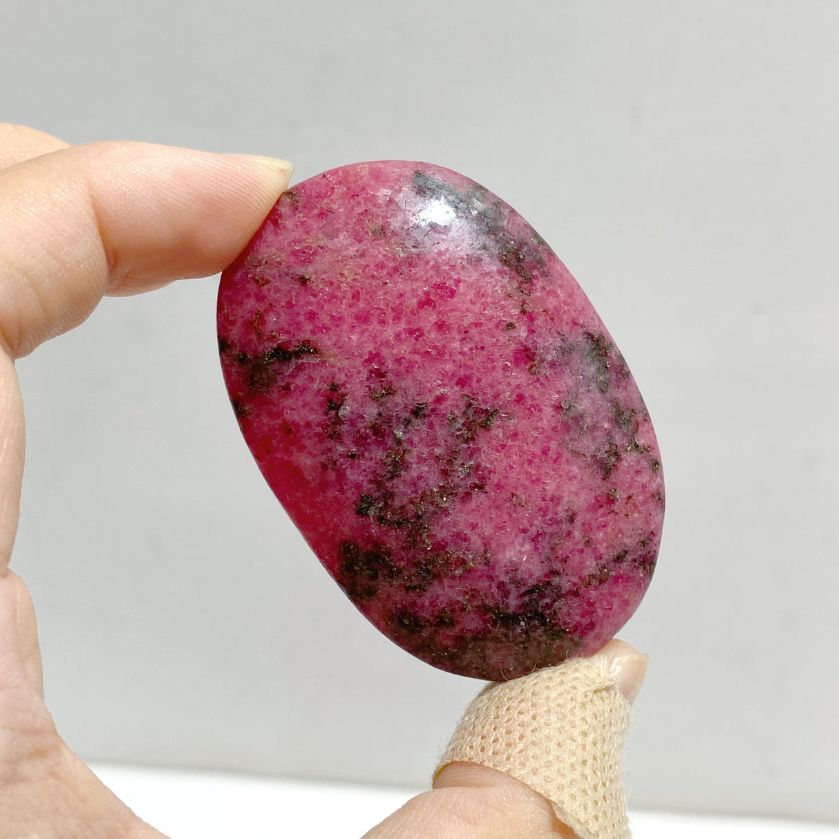 High Quality Rhodonite Palm Stone Wholesale