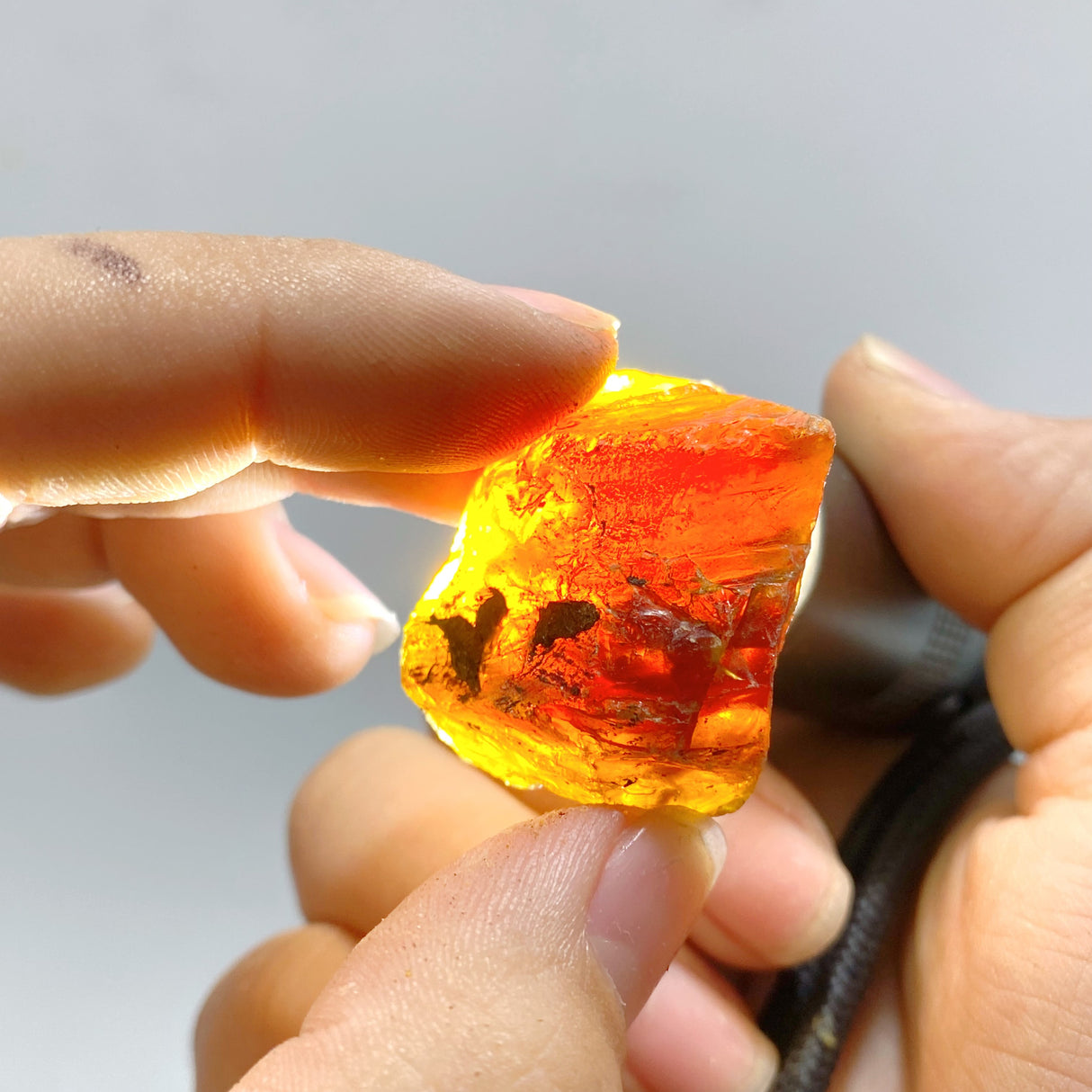 Madagascar Raw Amber Stone Wholesale