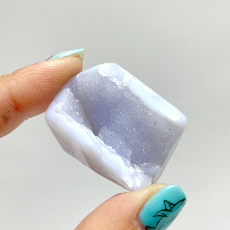 70 Pieces Blue Chalcedony Geode Free Form - Wholesale Crystals