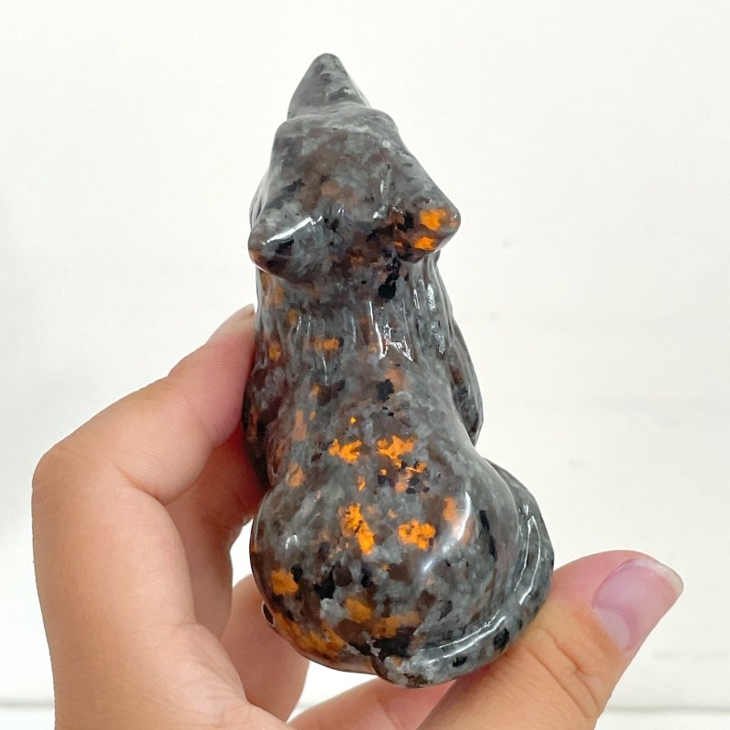 Yooperlite Wolf Carving Wholesale (UV - Reactive) - Wholesale Crystals