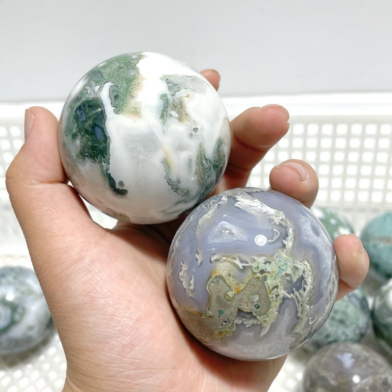16 Pieces Beautiful Moss Agate Spheres - Wholesale Crystals