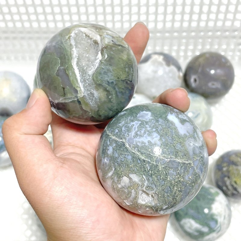 17 Pieces Moss Agate Spheres - Wholesale Crystals