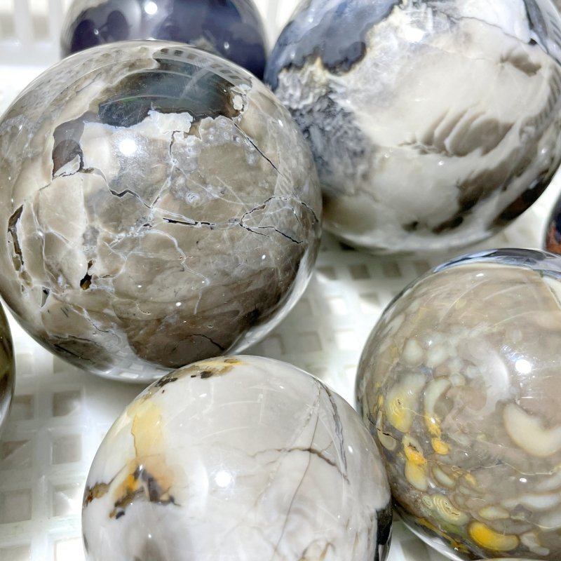 17 Pieces Volcano Agate Sphere(UV - Reactive) - Wholesale Crystals