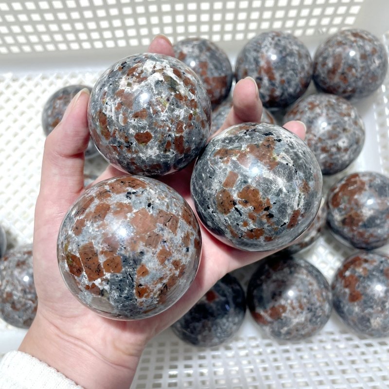 20 Pieces Yooperlite Crystal Spheres(UV - Reactive) - Wholesale Crystals