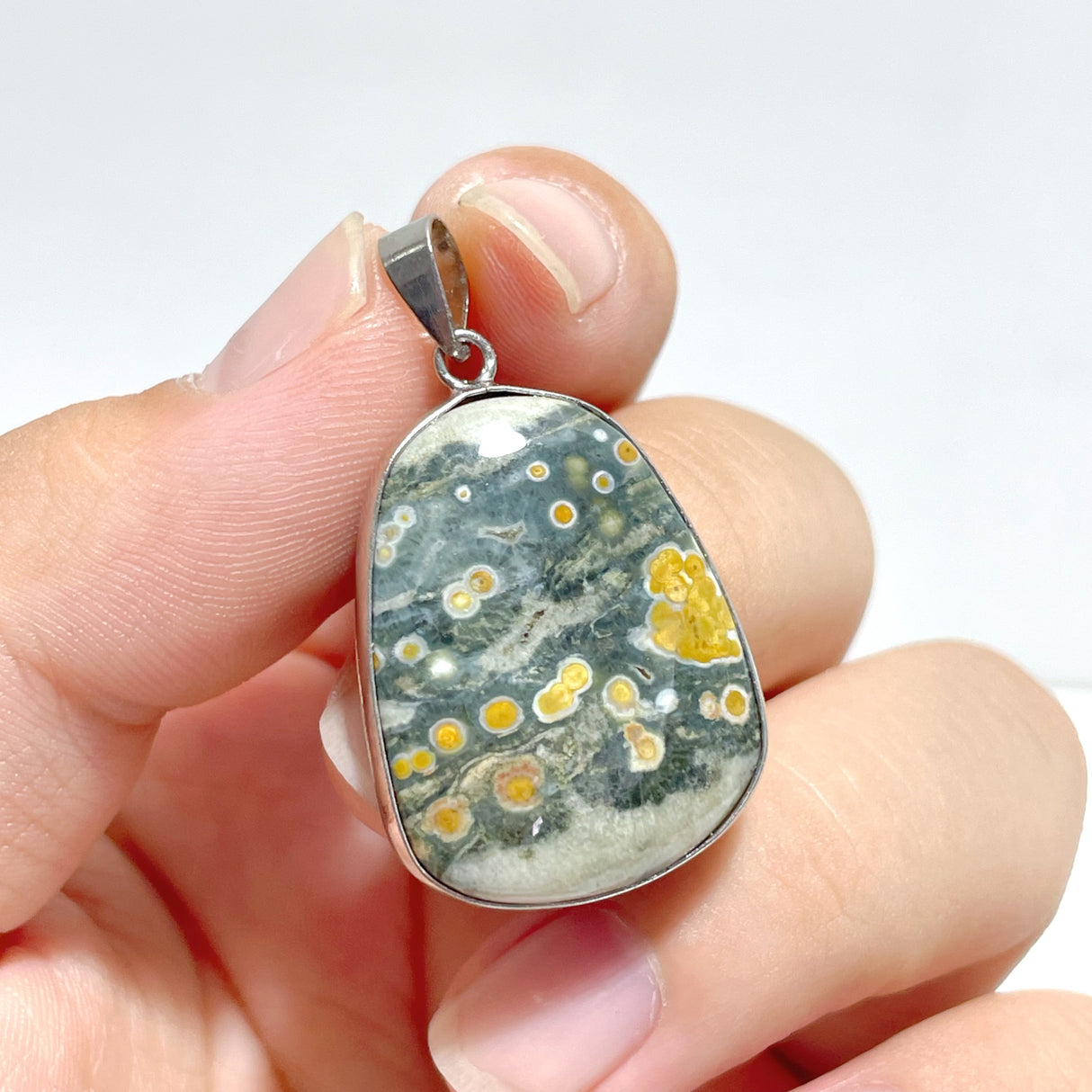 32 Pieces Beautiful 8th Vein Ocean Japser Pendant