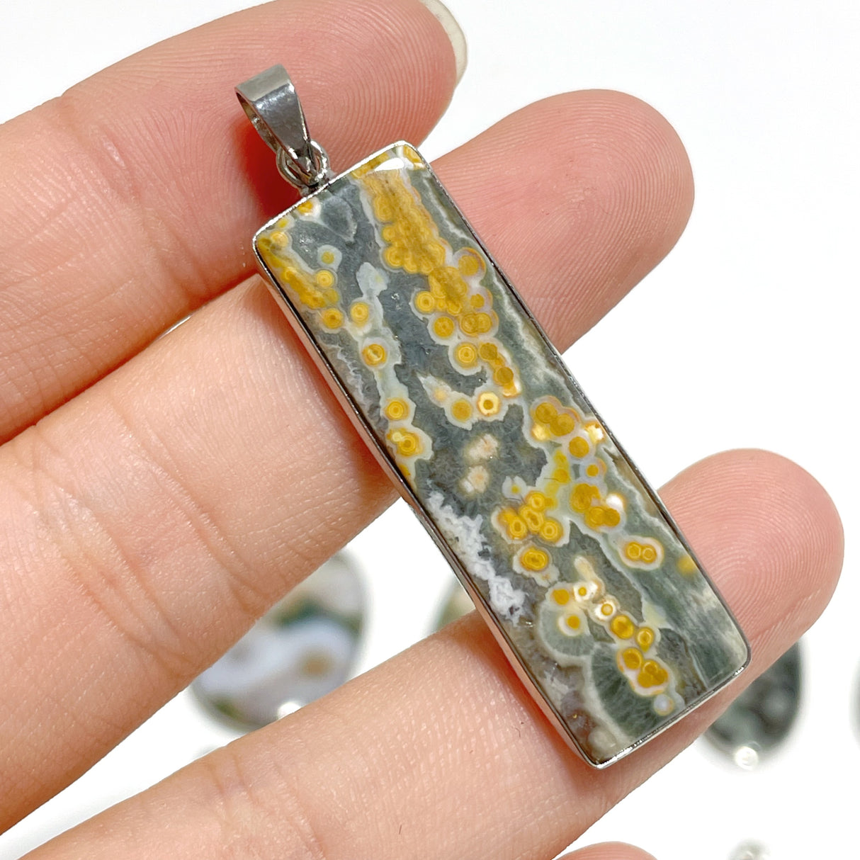 32 Pieces Beautiful 8th Vein Ocean Japser Pendant