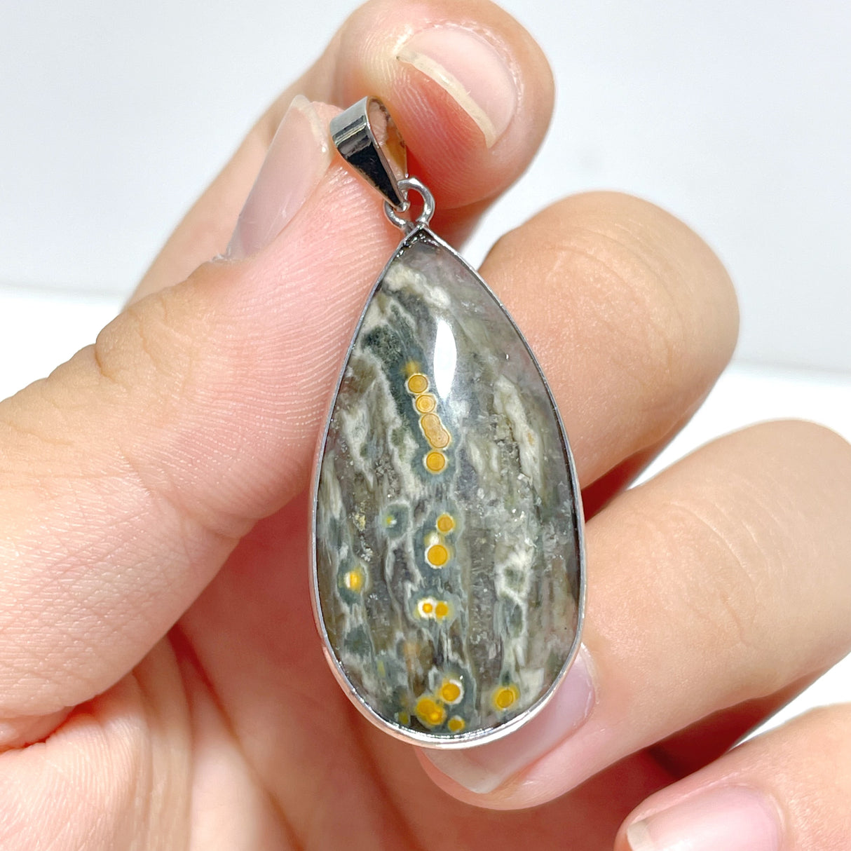 32 Pieces Beautiful 8th Vein Ocean Japser Pendant