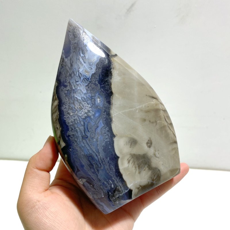 8 Pieces Large Volcano Agate Arrow Head Home Decor (UV - Reactive) - Wholesale Crystals