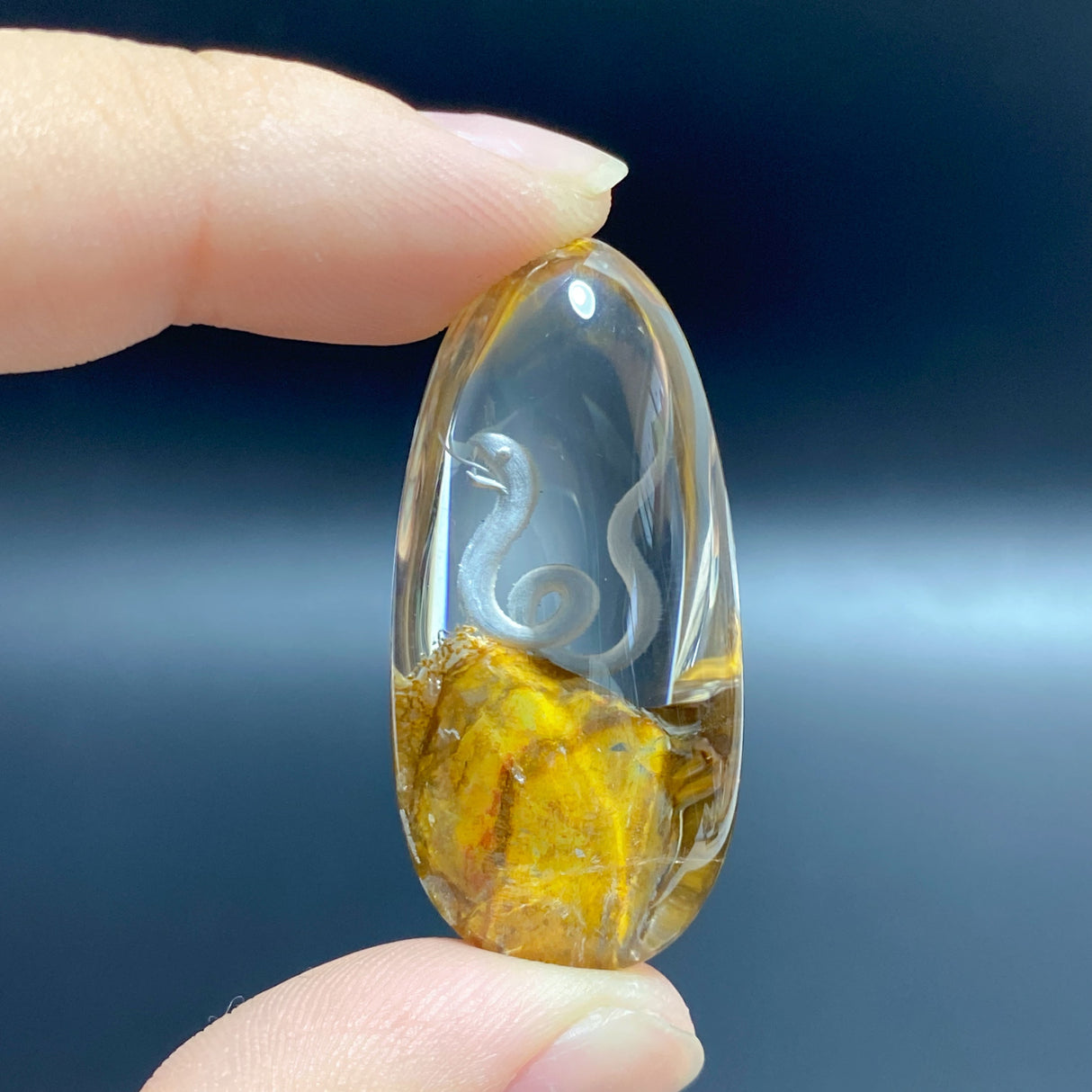 2 Pieces Snake Garden Quartz Inner Scene Carving