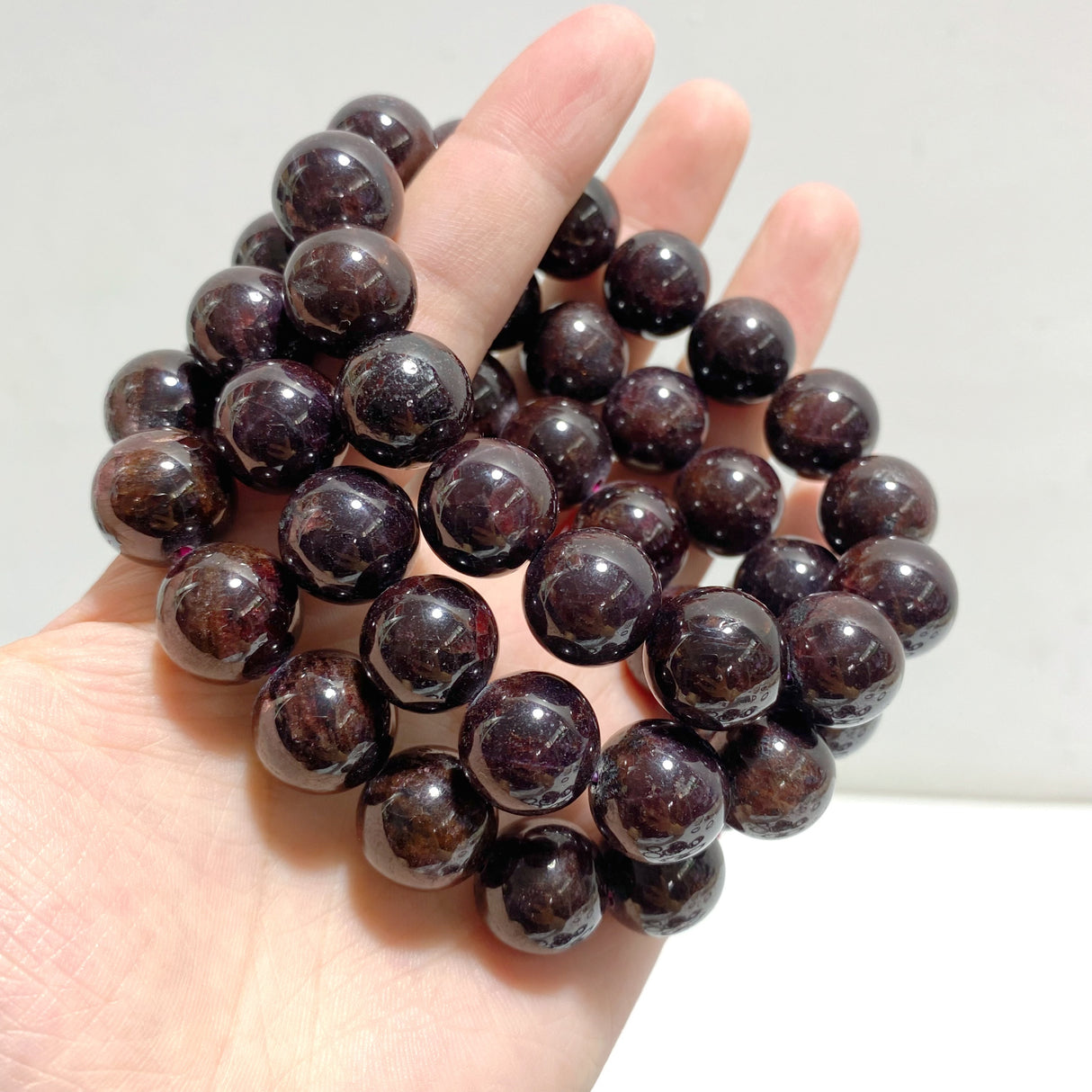 18 Pieces 14mm Garnet Bracelets