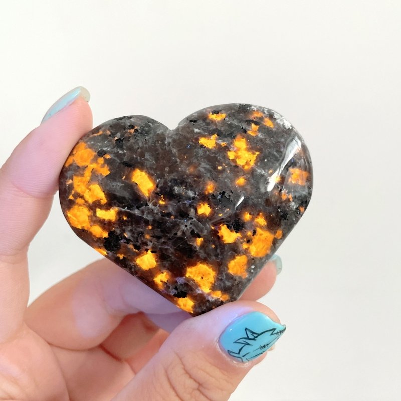 Yooperlite Heart Wholesale (UV - Reactive) - Wholesale Crystals