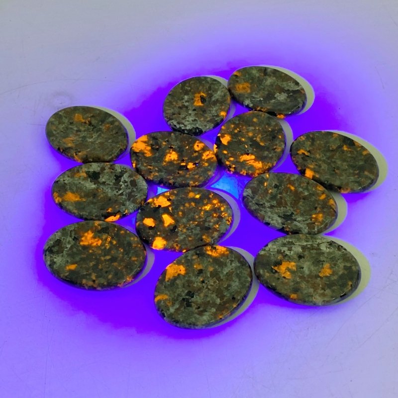 Yooperlite Worry Stone Wholesale(UV - Reactive) - Wholesale Crystals