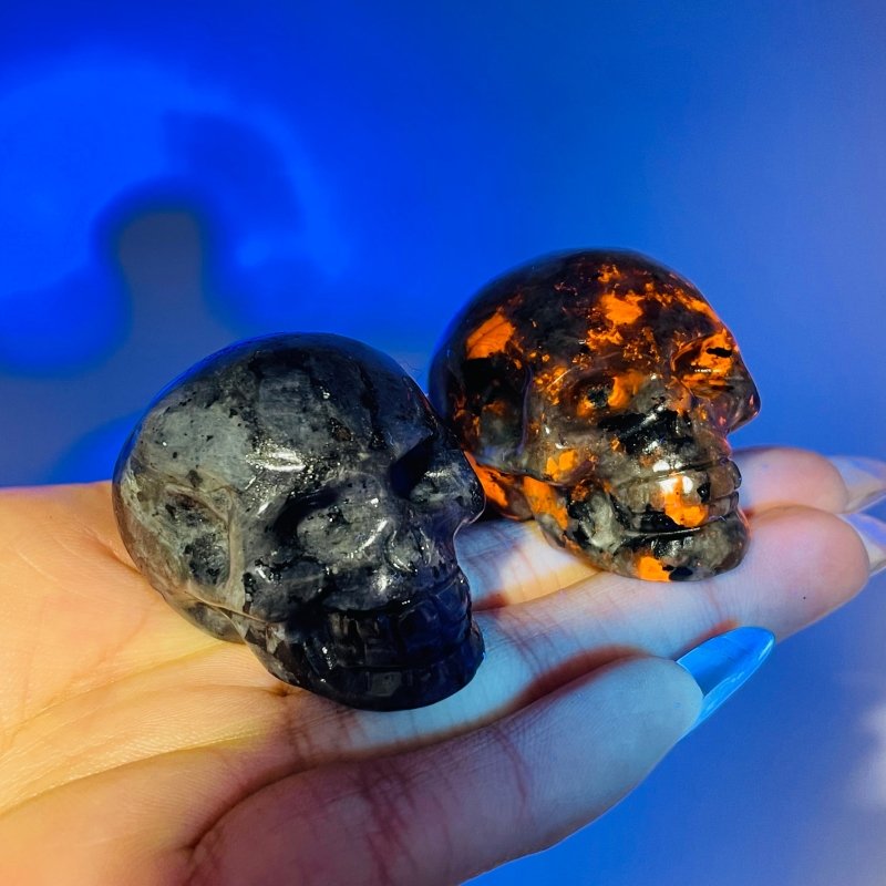 1.7in Skull Carving Wholesale Yooperlite (UV Reactive) Larvikite - Wholesale Crystals