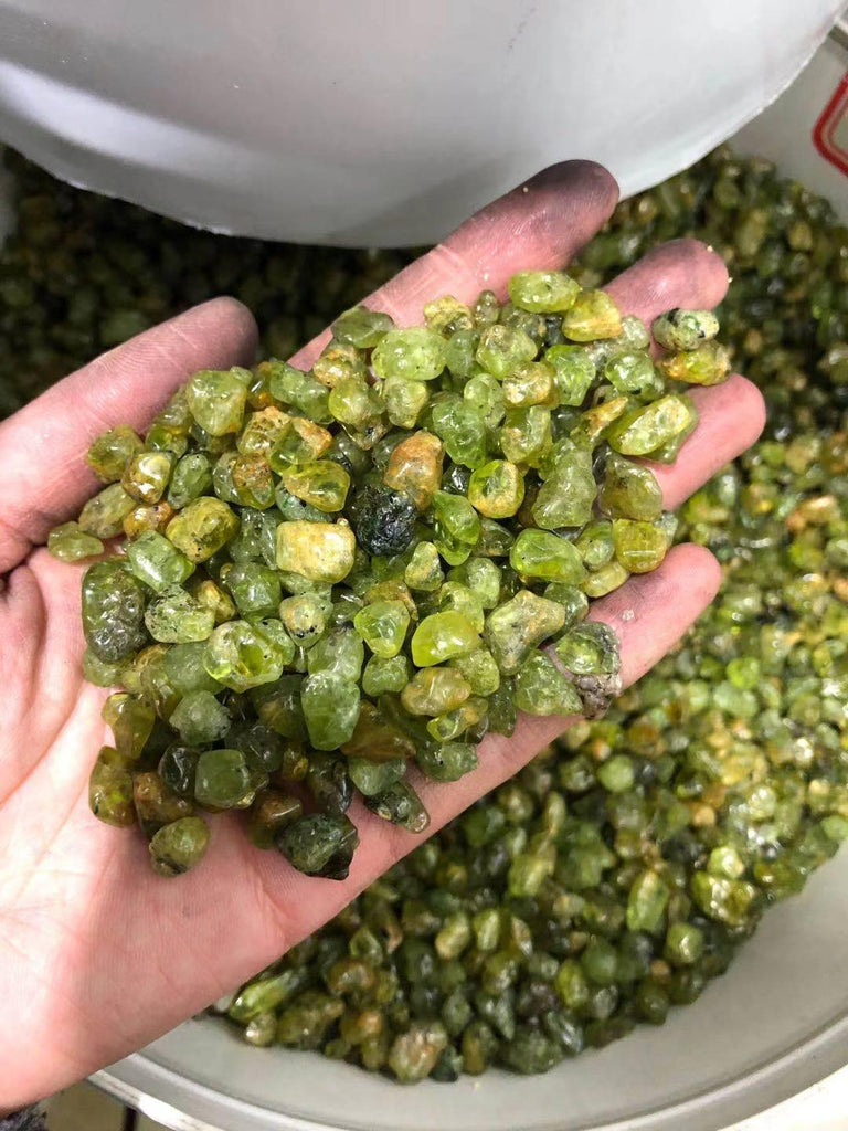 normal grade green peridot gravel chips -Wholesale Crystals