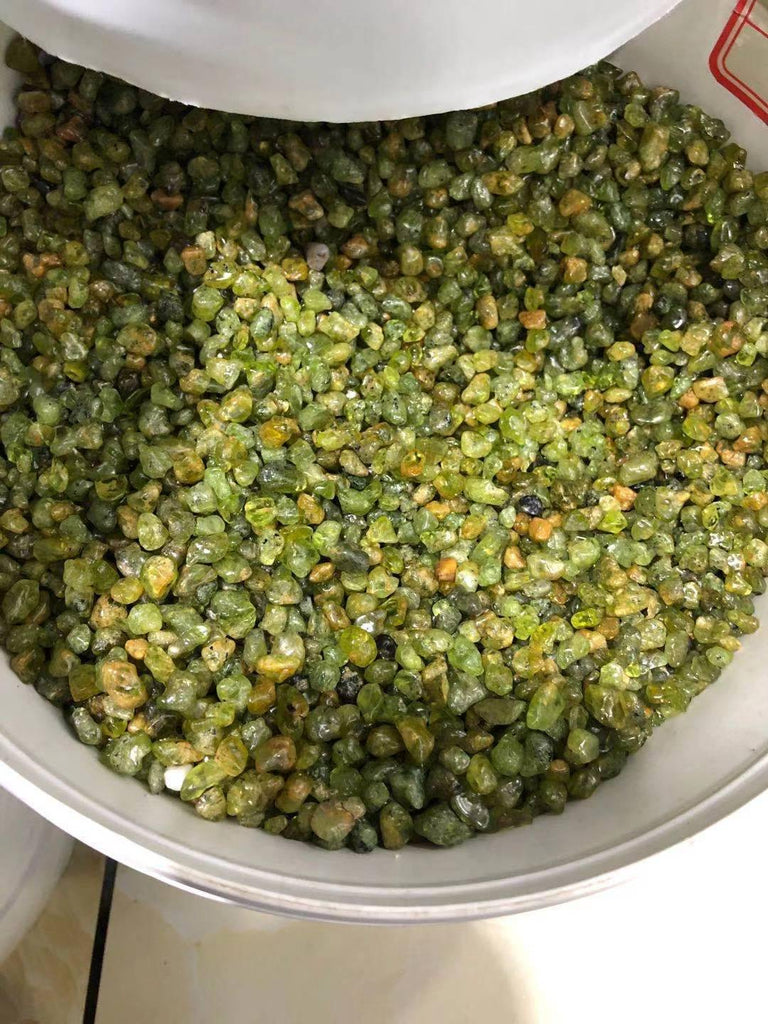 normal grade green peridot gravel chips -Wholesale Crystals